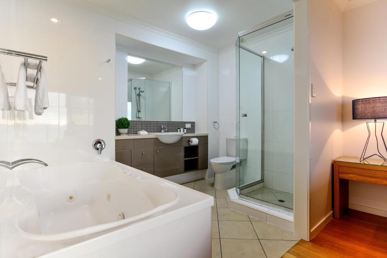 Shorelines 31 Renovated Upmarket Two Bedroom Apartment With Ocean Views And Buggy Хамилтън Айлънд Екстериор снимка
