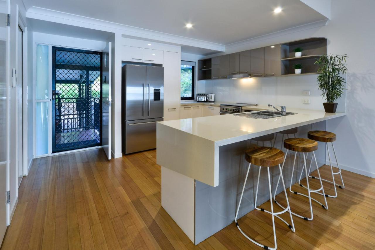 Shorelines 31 Renovated Upmarket Two Bedroom Apartment With Ocean Views And Buggy Хамилтън Айлънд Екстериор снимка